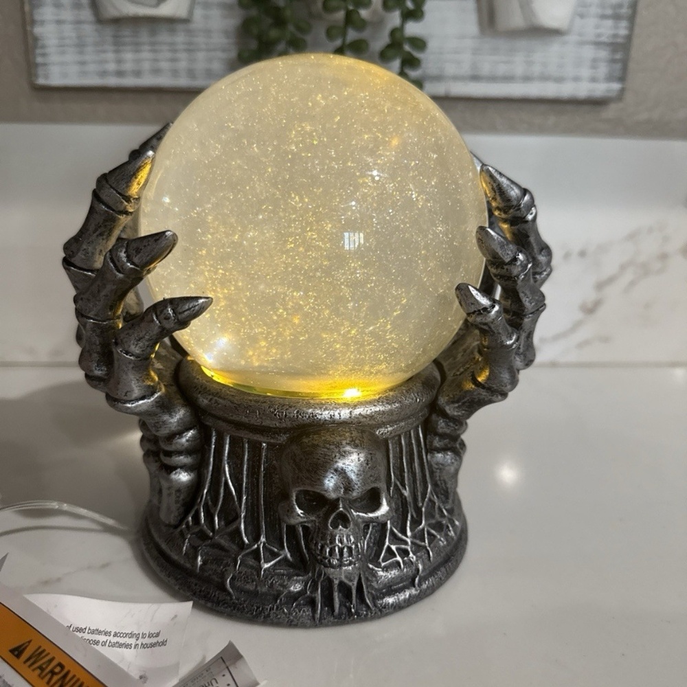 Halloween Light Up Smokey Glitter Skeleton Water Snow Globe